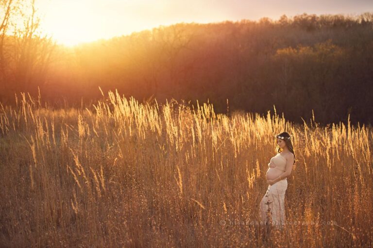 iowa maternity pregnancy photographer des moines ankeny iowa city ames cedar rapids