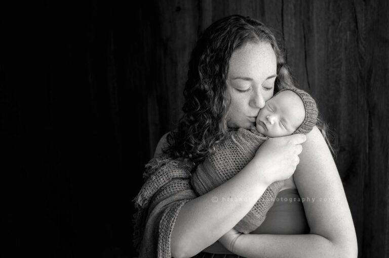 Des Moines, Iowa newborn photographer - newborn photos | Easton | Adel, Waukee, Clive, Johnston, Ankeny newborn photographer