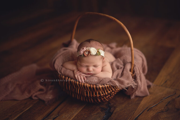 iowa newborn photographer iowa mothers and babies photographer newborn parents photography studio best newborn photographer des moines