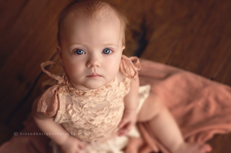 des moines iowa baby sitter sessions 6 mo 7 8 9 10 baby milestones photo session photographer photography