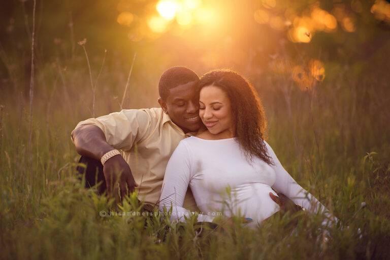 iowa maternity photographer pregnancy photographer des moines iowa best photographer iowa midwest des moines pregnant expecting belly bump baby