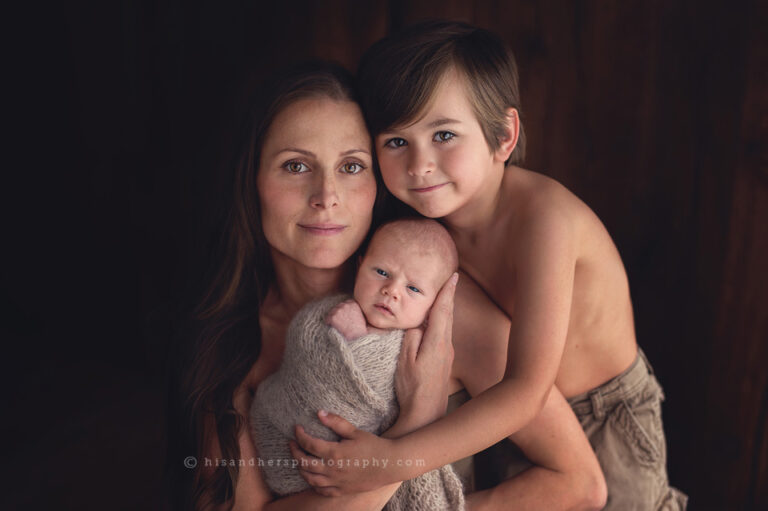 des moines iowa newborn baby photographer photography pictures portraits photography studio