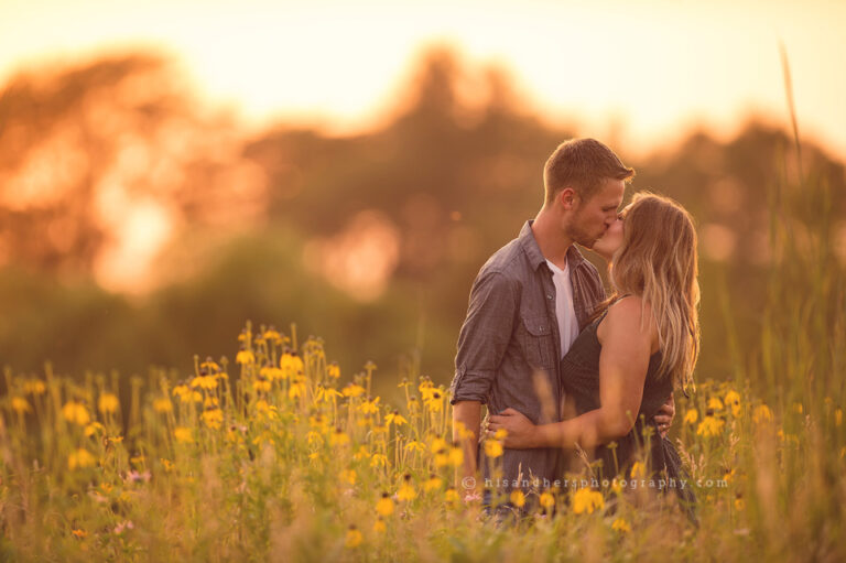 Des Moines, Iowa maternity pregnancy reveal baby announcement photographer photography
