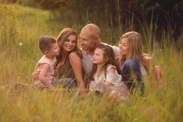 Des Moines, Iowa family photographer, family portraits, family pictures photography in Iowa Best Family photographer