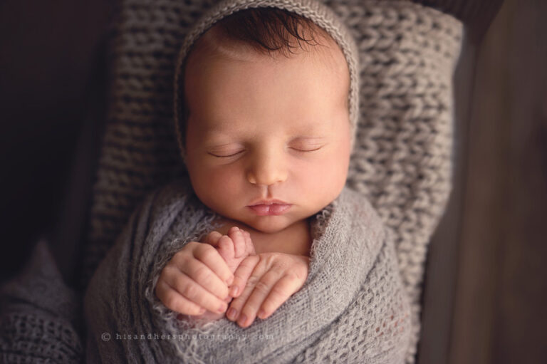iowa newborn photographer des moines, iowa baby photography