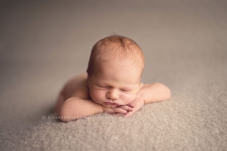 des moines iowa newborn baby photographer photography pictures portraits photography studio